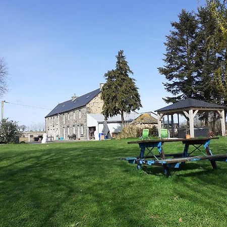 Hotel Le Bonheur En Bretagne à Rouillac  Extérieur photo
