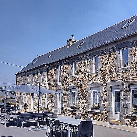 Hotel Le Bonheur En Bretagne à Rouillac  Extérieur photo