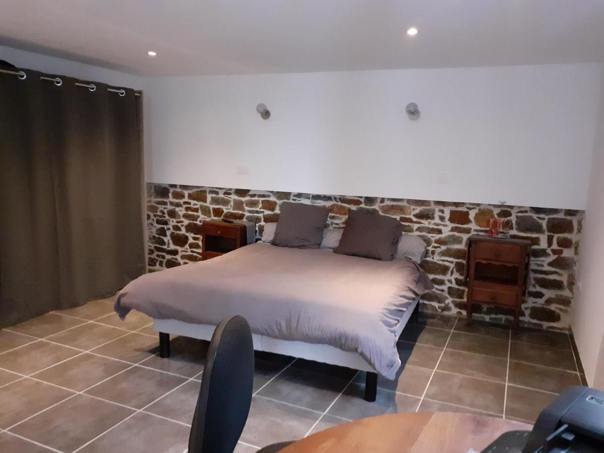 Hotel Le Bonheur En Bretagne à Rouillac  Extérieur photo