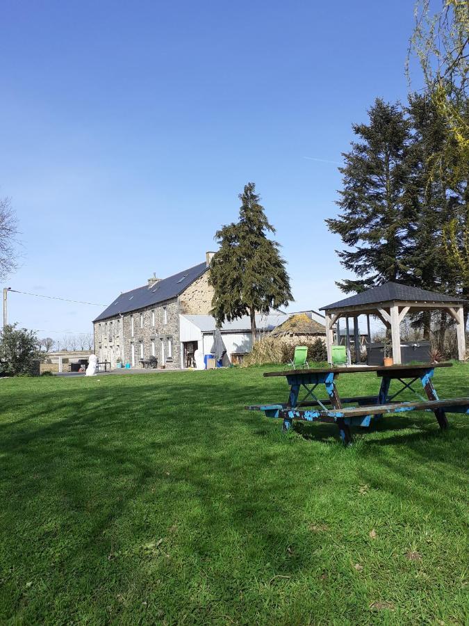 Hotel Le Bonheur En Bretagne à Rouillac  Extérieur photo
