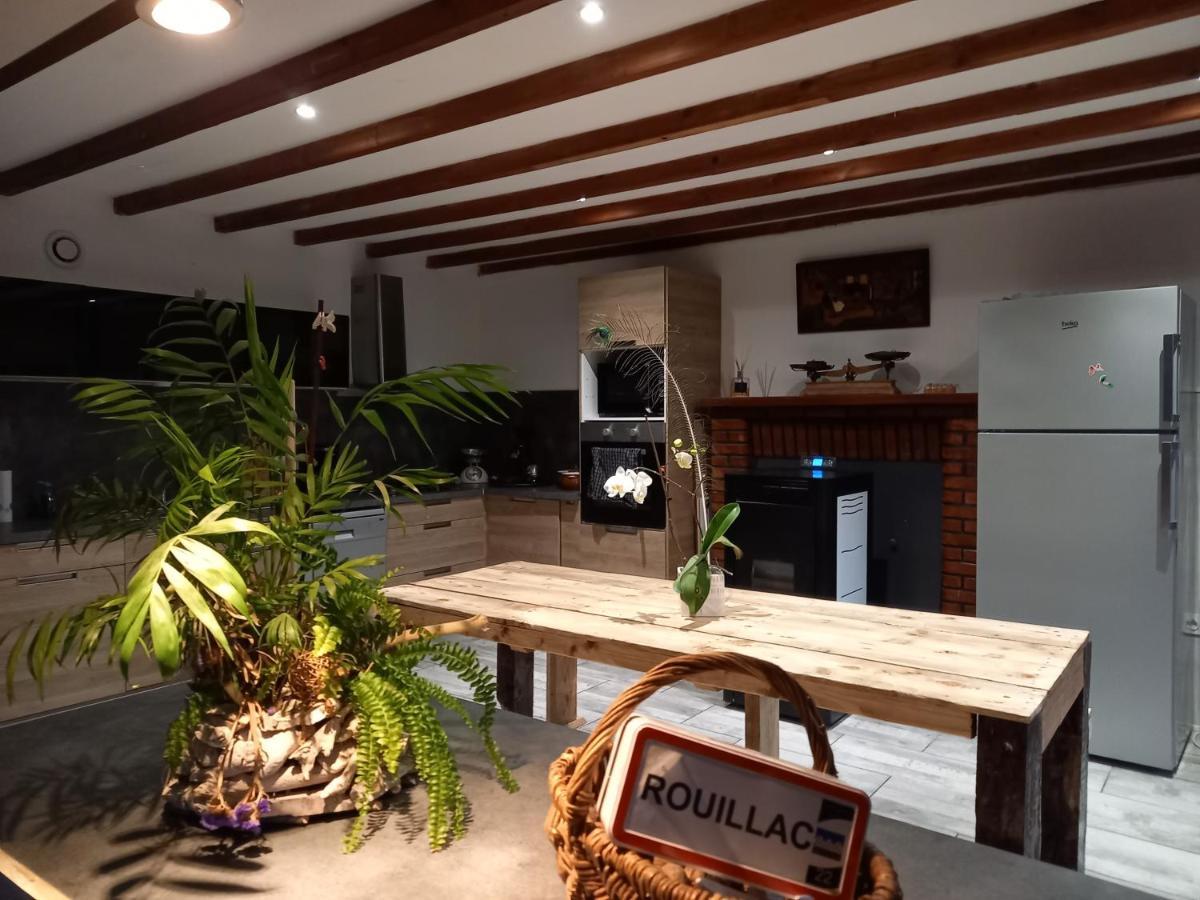 Hotel Le Bonheur En Bretagne à Rouillac  Extérieur photo