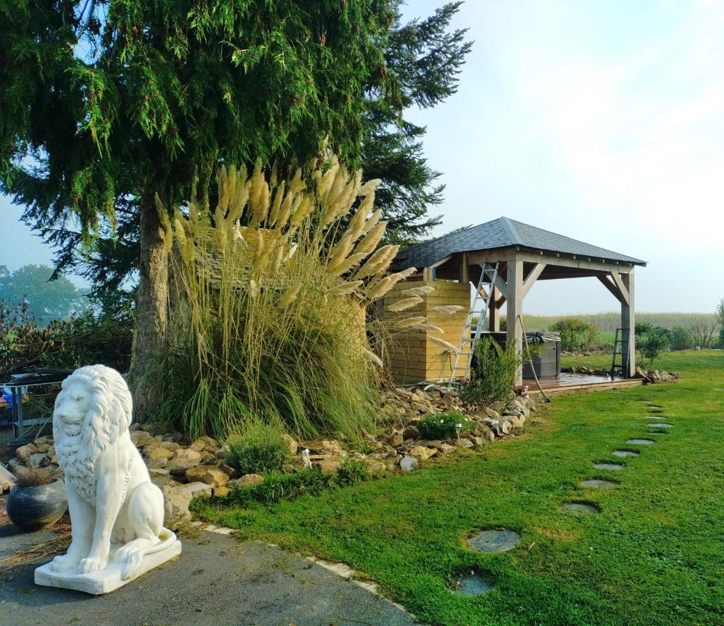 Hotel Le Bonheur En Bretagne à Rouillac  Extérieur photo