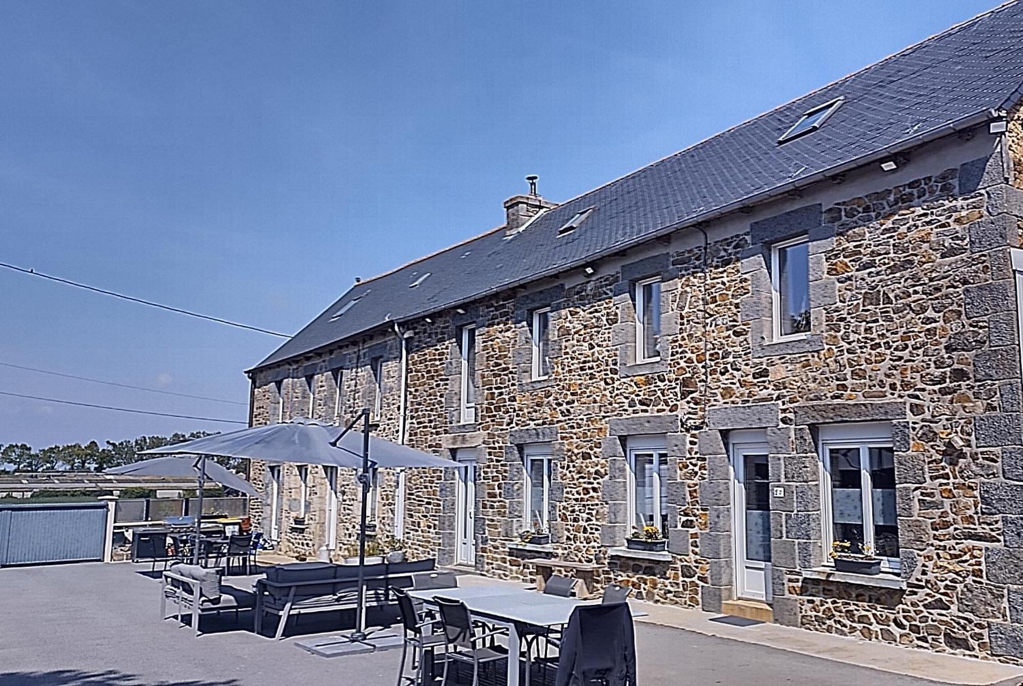 Hotel Le Bonheur En Bretagne à Rouillac  Extérieur photo