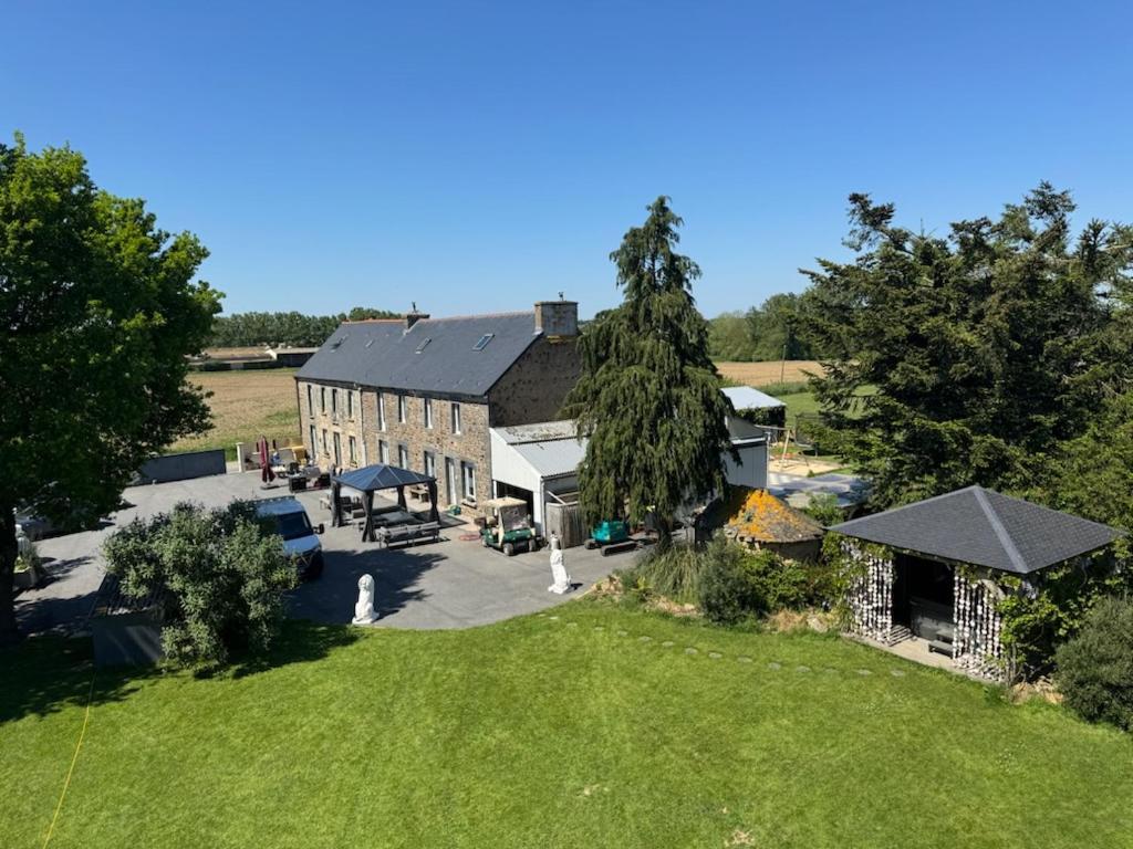 Hotel Le Bonheur En Bretagne à Rouillac  Extérieur photo